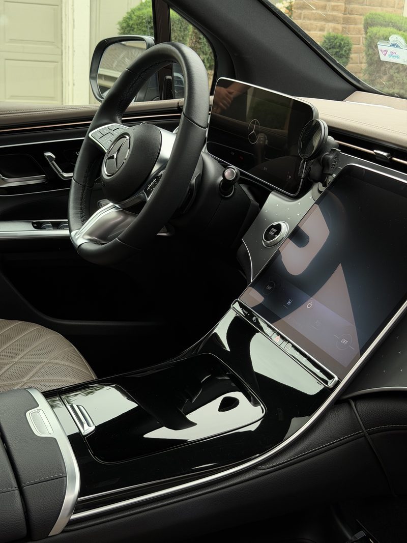 Centre console, screens and door trim cleaned to a streak-free finish
